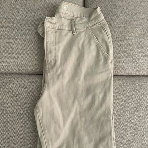 Old Navy cargo khakis
14
Adjustable belt in back